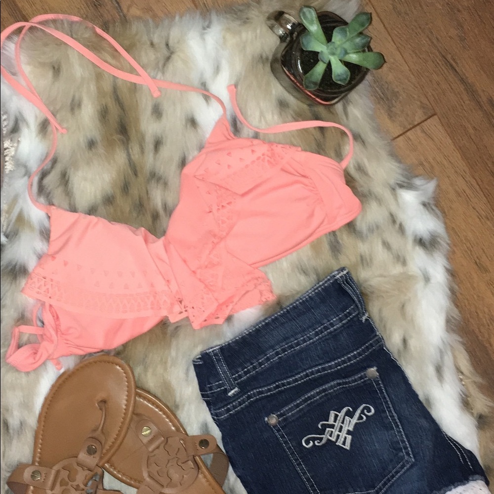 Coral Bikini top 🌿